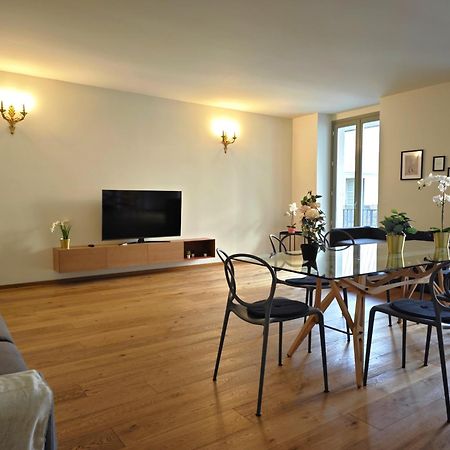 Hostdomus - Lagrange Luxury Apartment Turin Bagian luar foto